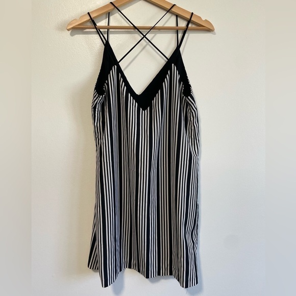 Forever 21 Black & White Polyester Striped Shift Dress - Picture 9 of 10